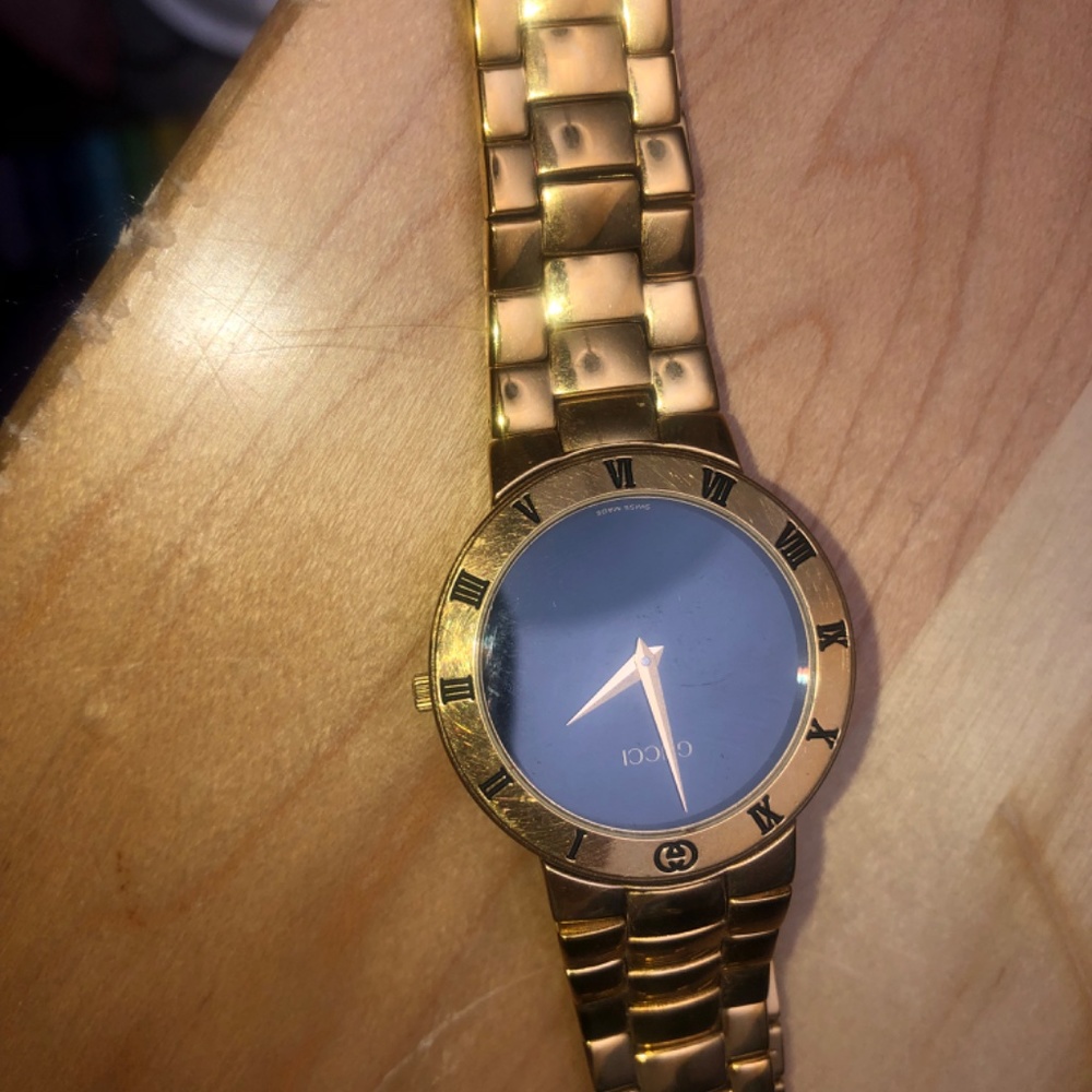 Vintage Gold Gucci watch 3300.2.M. - Picture 4 of 4